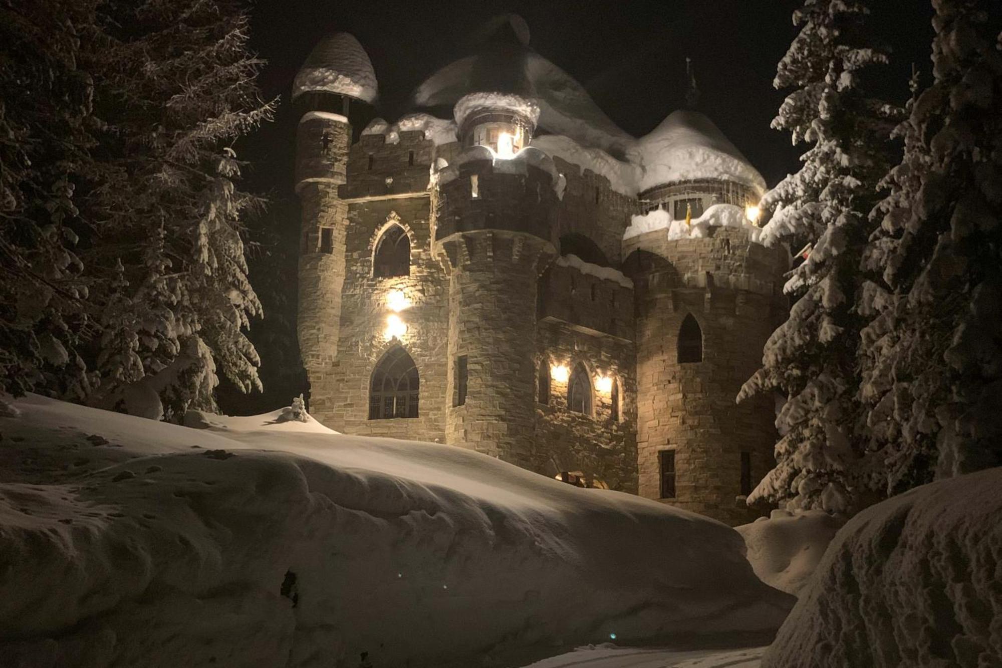 Schweitzer Castle Villa Sandpoint Dış mekan fotoğraf