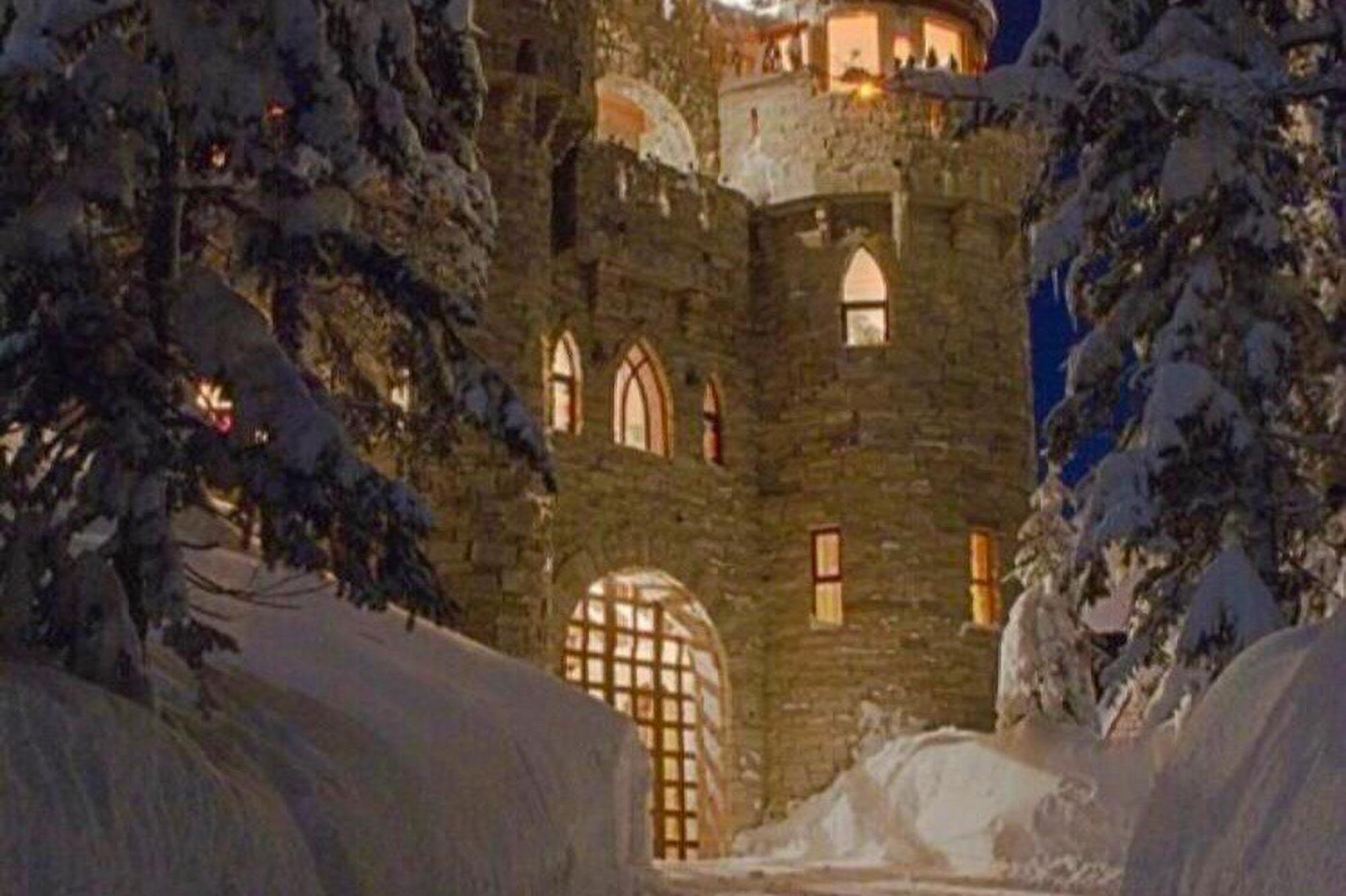 Schweitzer Castle Villa Sandpoint Dış mekan fotoğraf