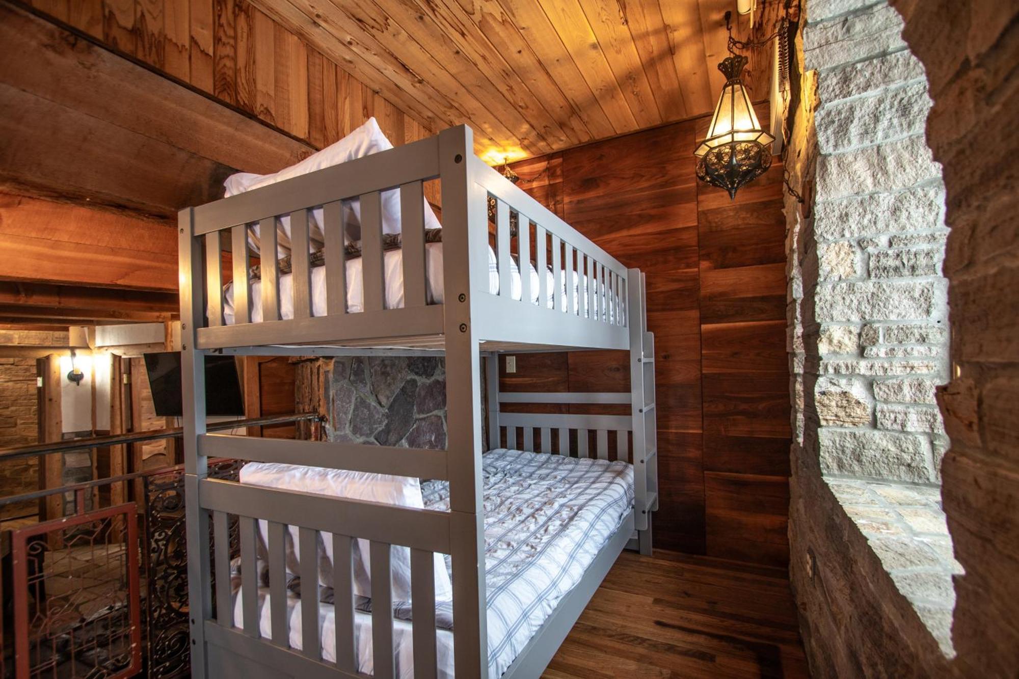 Schweitzer Castle Villa Sandpoint Dış mekan fotoğraf
