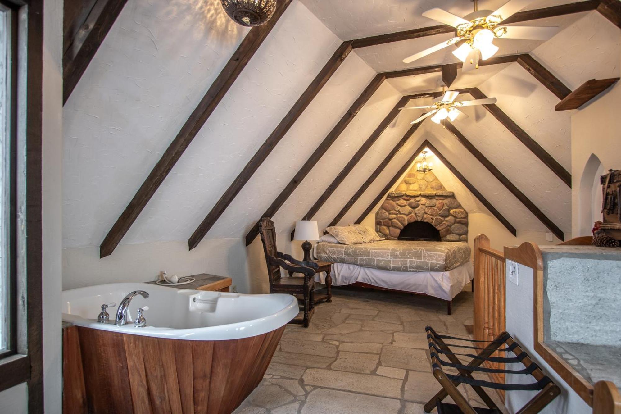 Schweitzer Castle Villa Sandpoint Dış mekan fotoğraf